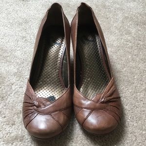 Report Nadia wedge size 8